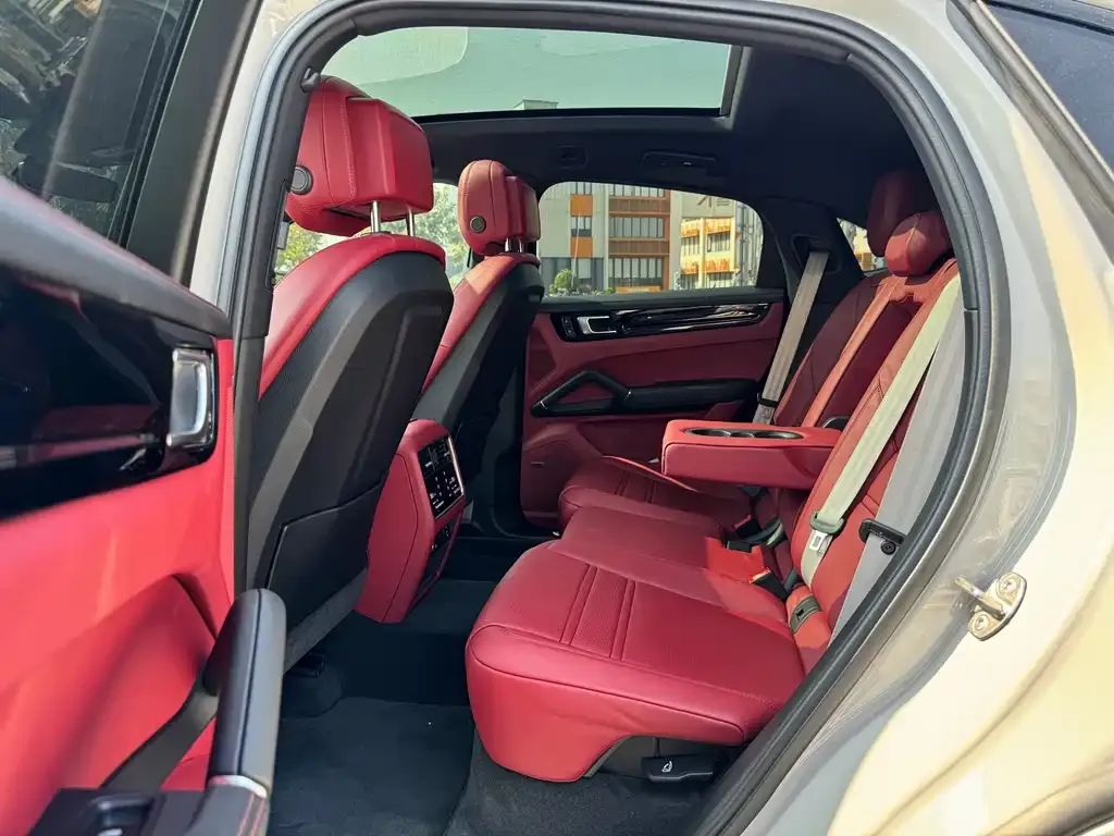 Porsche Cayenne 2023 из CN, фото 2