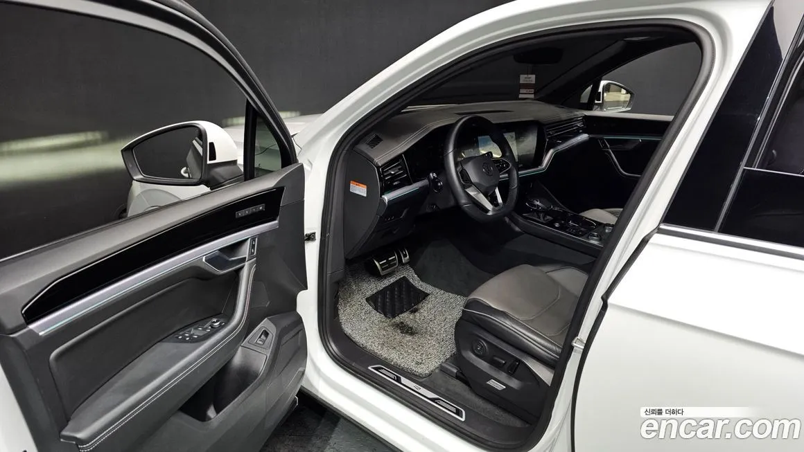 Volkswagen Touareg 2023 из KR, фото 10