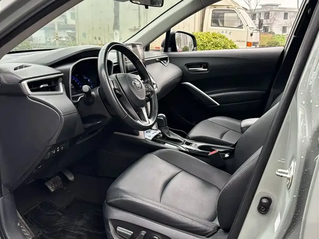Toyota Corolla Cross 2022 из CN, фото 3