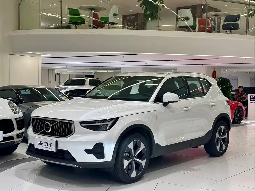 Volvo XC40 2024 из CN, фото 1