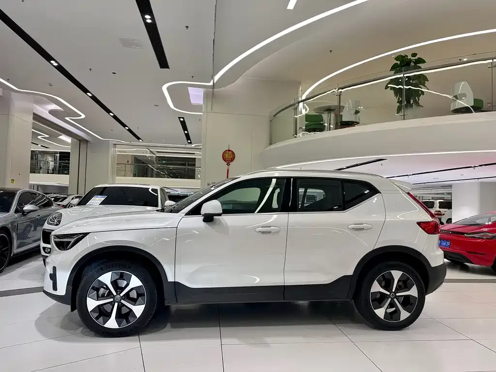 Volvo XC40 2024 из CN, фото 7