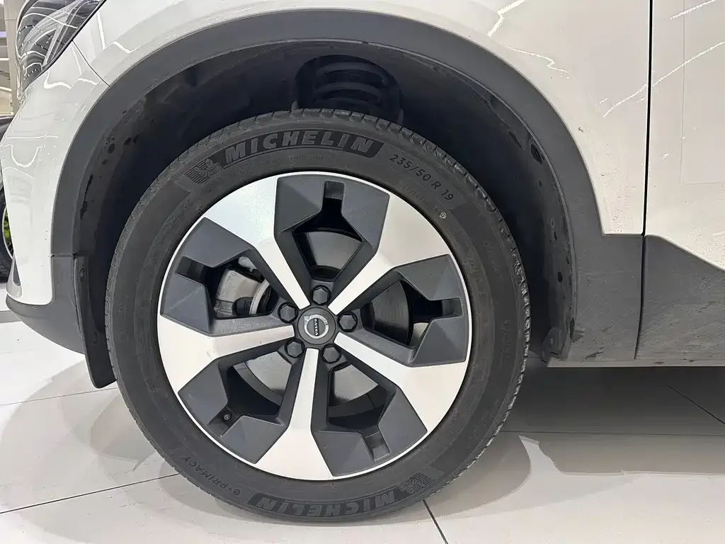 Volvo XC40 2024 из CN, фото 5