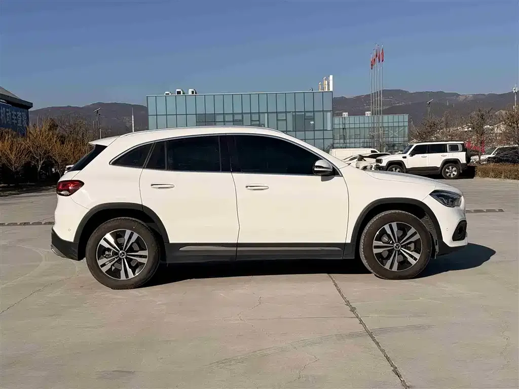 Mercedes-Benz GLA 2023 из CN, фото 2