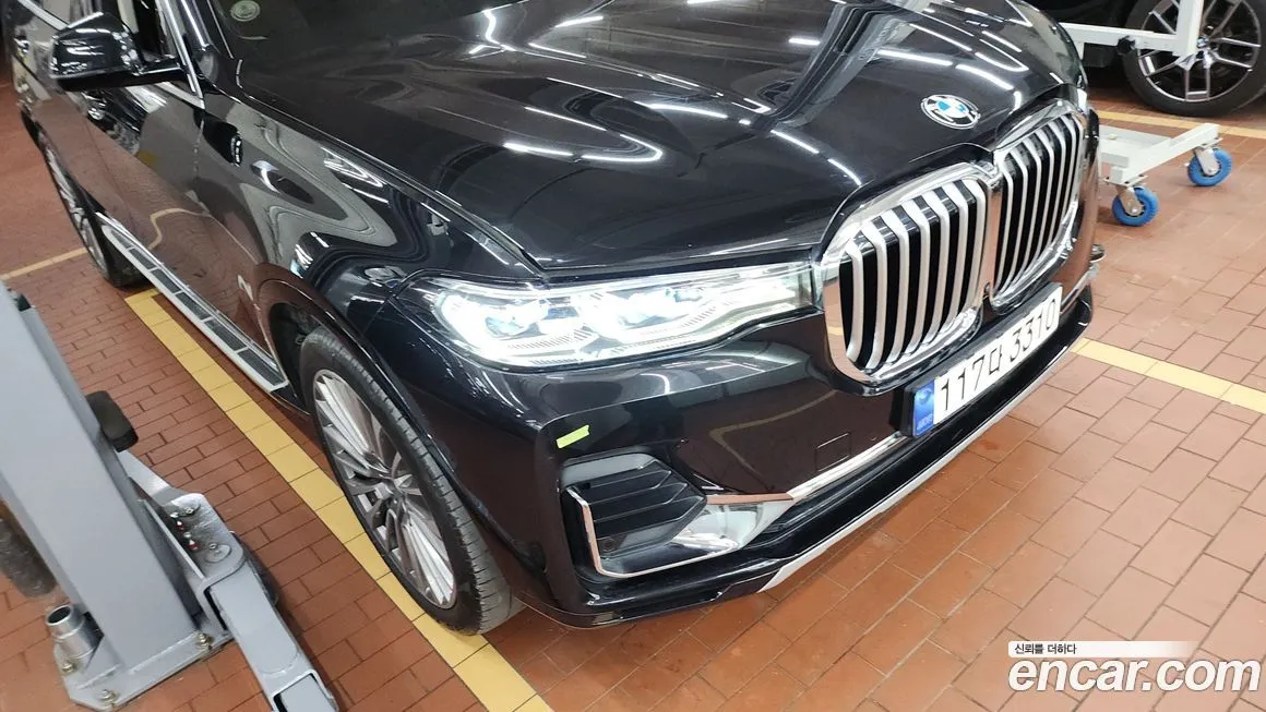 BMW X7 — фото 2