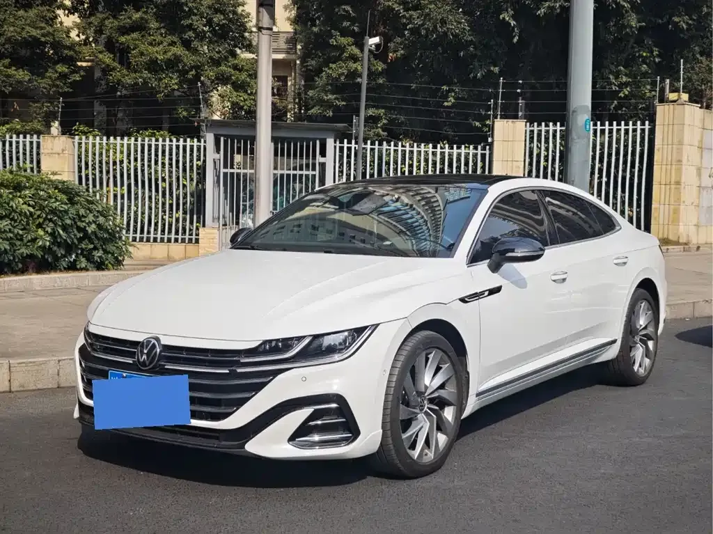 Volkswagen CC 2023 из CN, фото 1