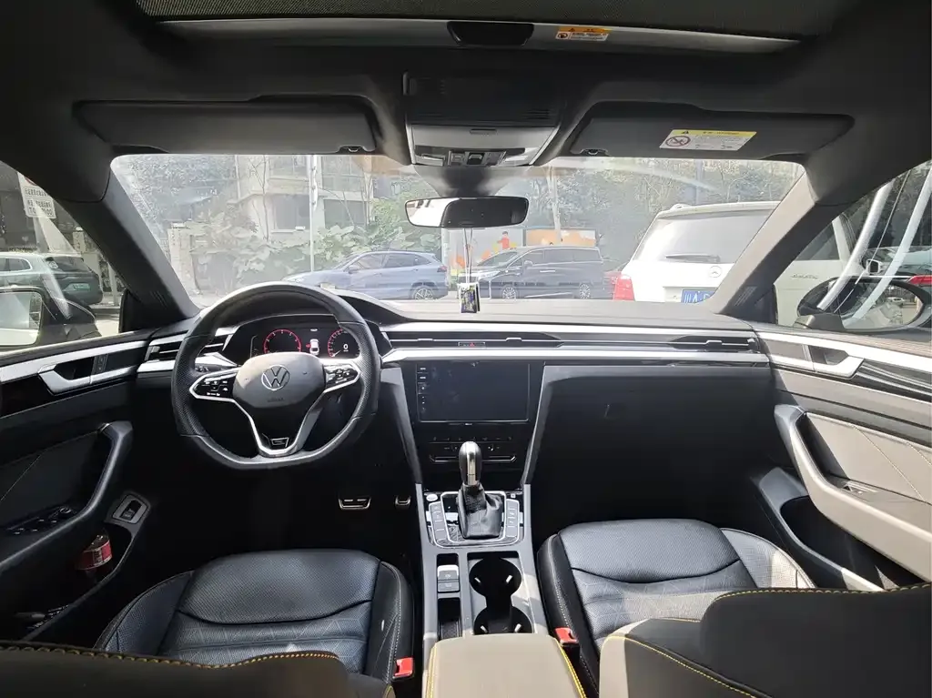 Volkswagen CC 2023 из CN, фото 7