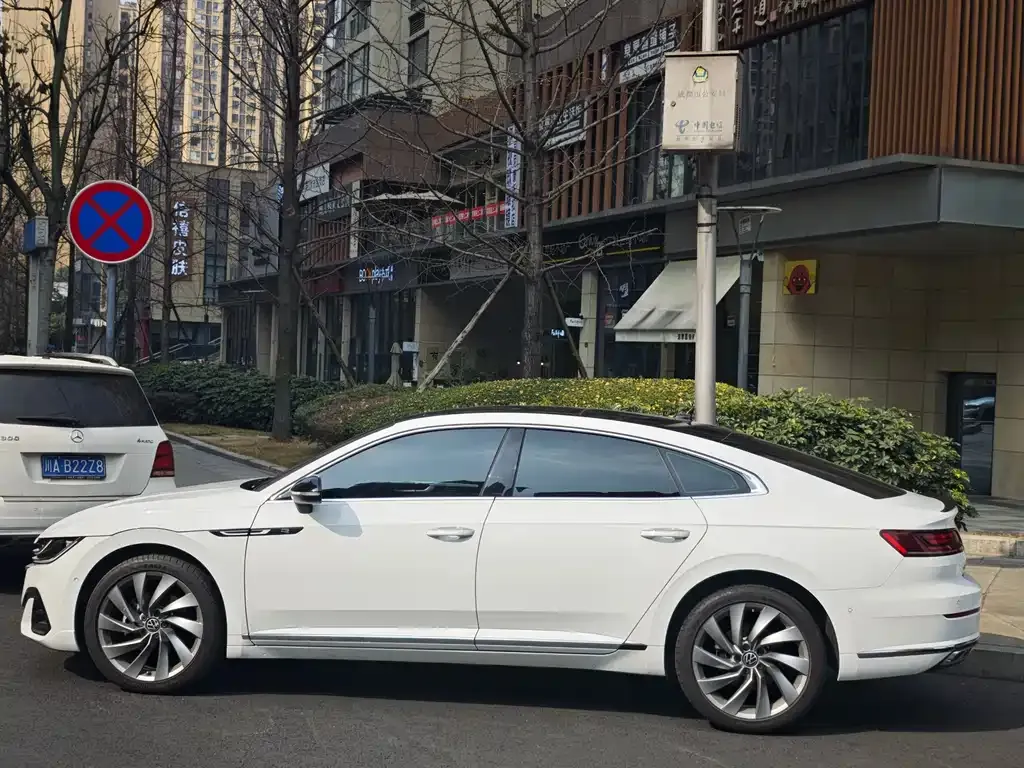 Volkswagen CC 2023 из CN, фото 5