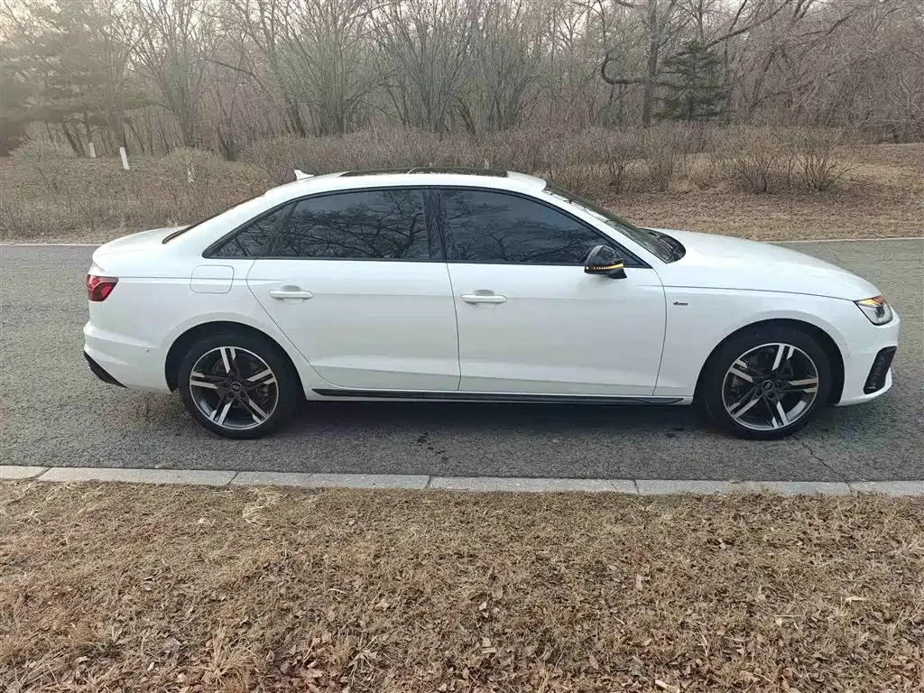 Audi A4L 2022 из CN, фото 7