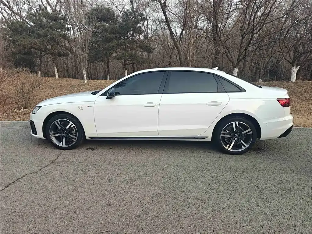 Audi A4L 2022 из CN, фото 10