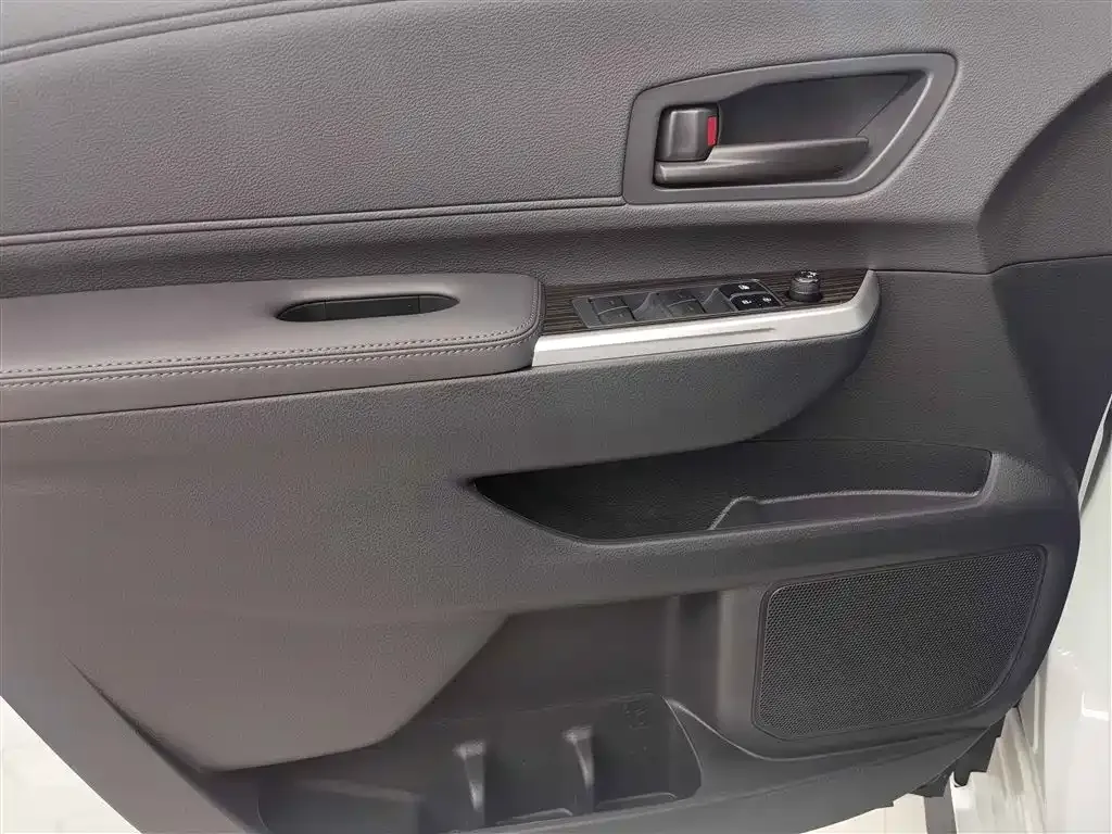 Toyota Granvia 2025 из CN, фото 6
