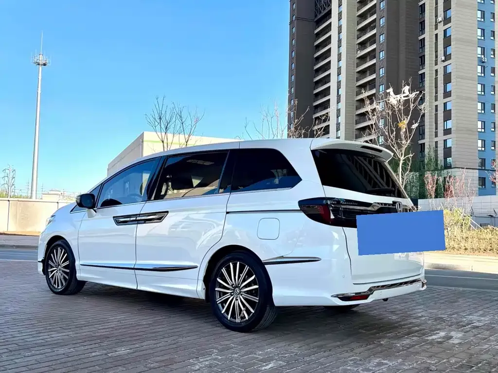 Honda Elysion 2023 из CN, фото 5