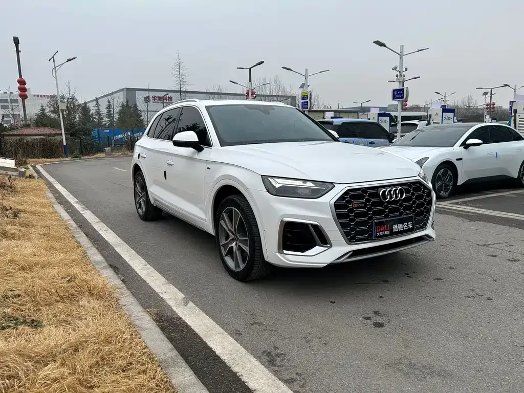 Audi Q5L 2021 из CN, фото 2