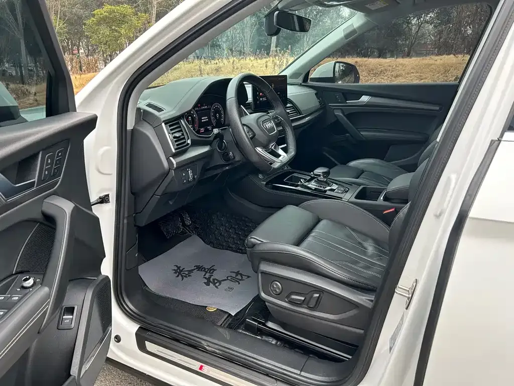 Audi Q5L 2021 из CN, фото 5