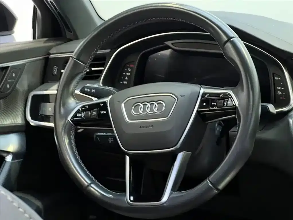 Audi A6L — фото 2