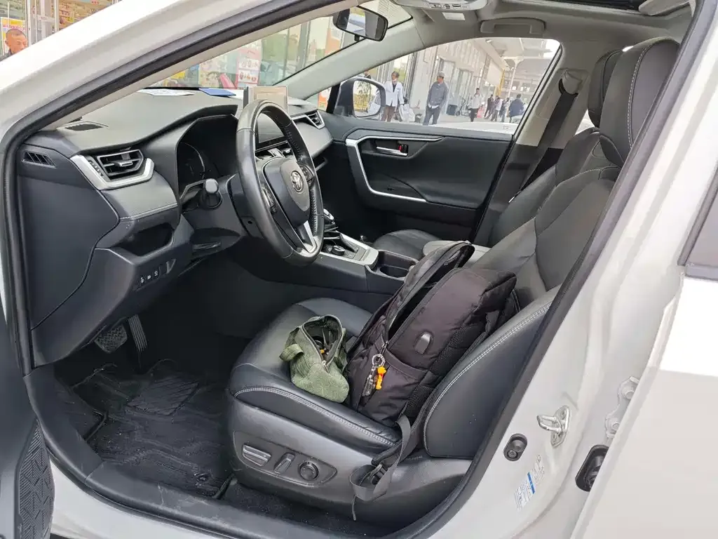 Toyota RAV4 2022 из CN, фото 5