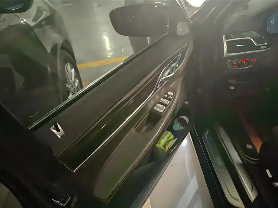 BMW 7 Series 2021 из CN, фото 6