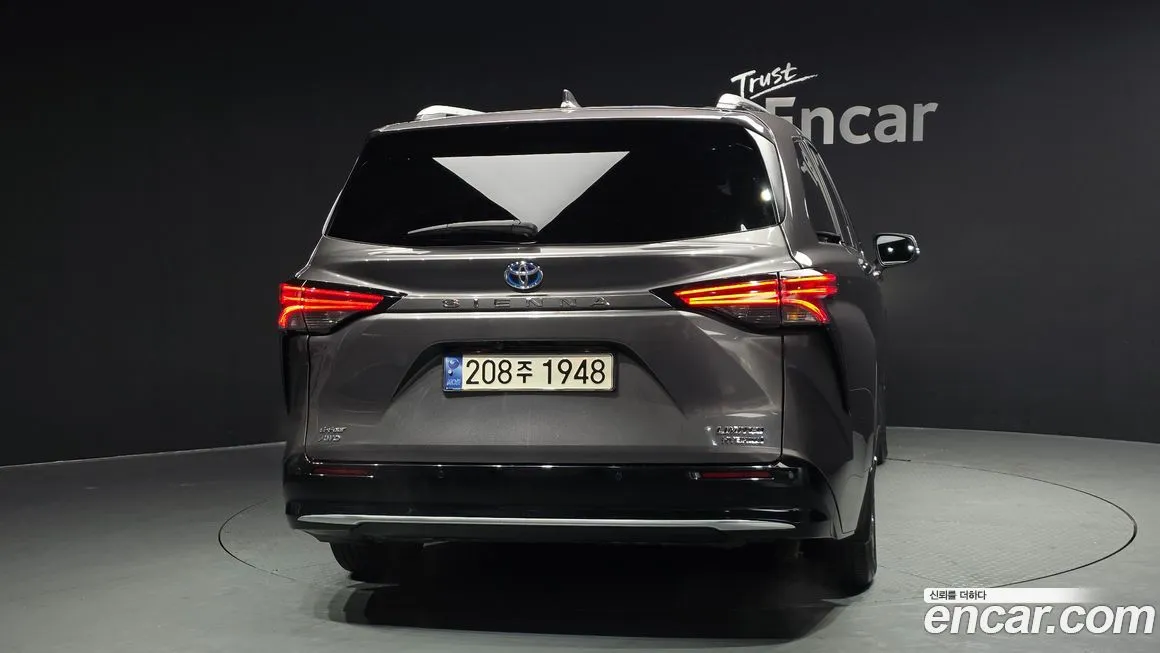 Toyota Sienna 2023 из KR, фото 3