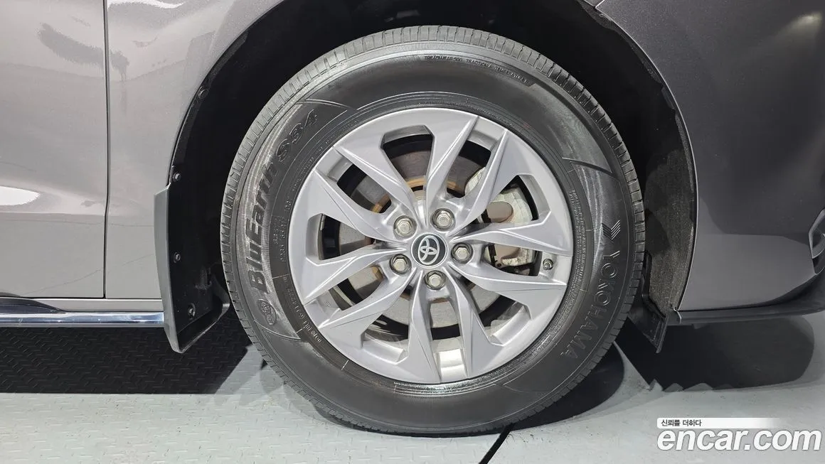 Toyota Sienna 2023 из KR, фото 10