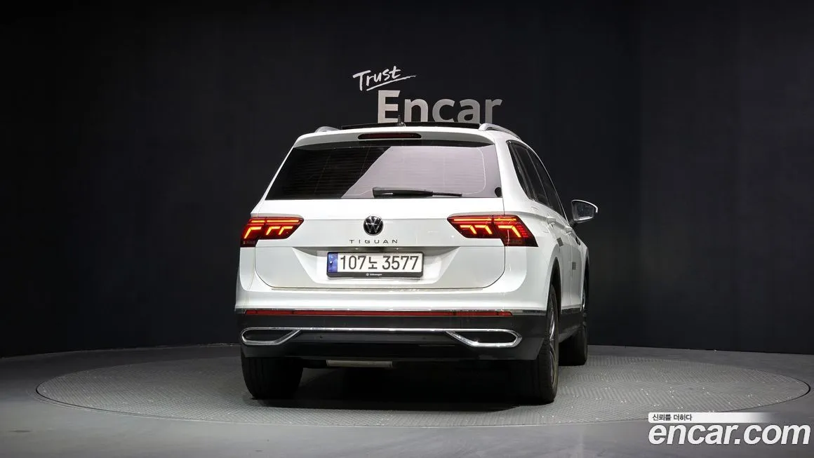 Volkswagen Tiguan — фото 8