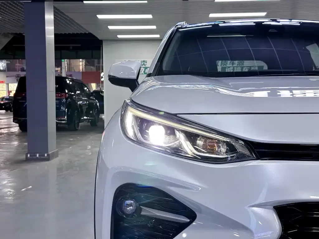 Toyota Wildlander 2023 из CN, фото 2