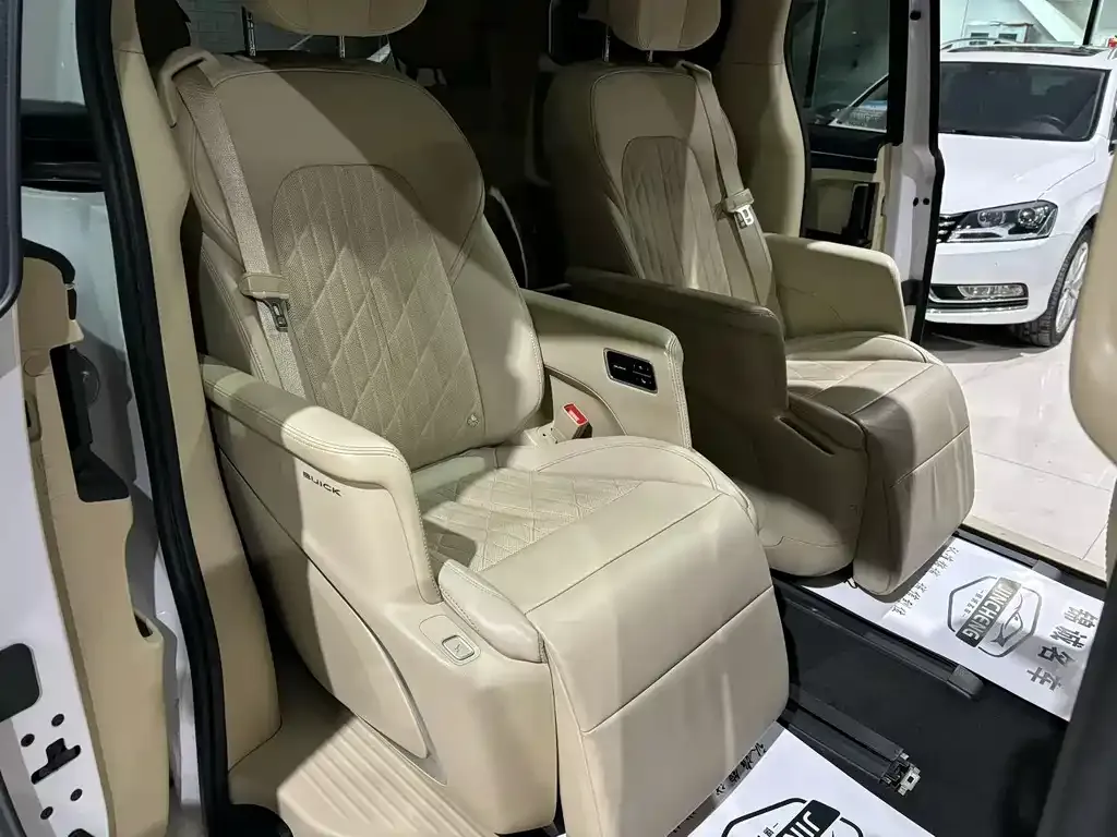 Buick GL8 2022 из CN, фото 4