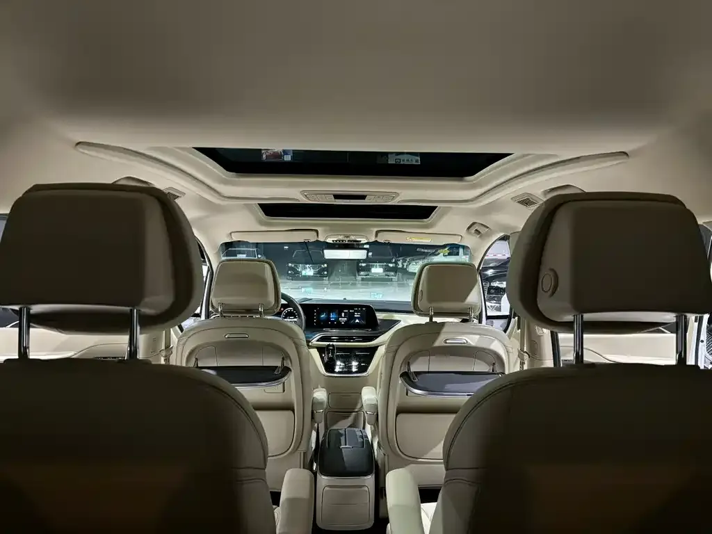 Buick GL8 2022 из CN, фото 2