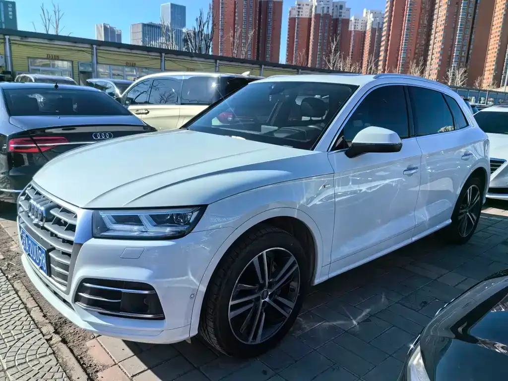 Audi Q5L 2023 из CN, фото 1