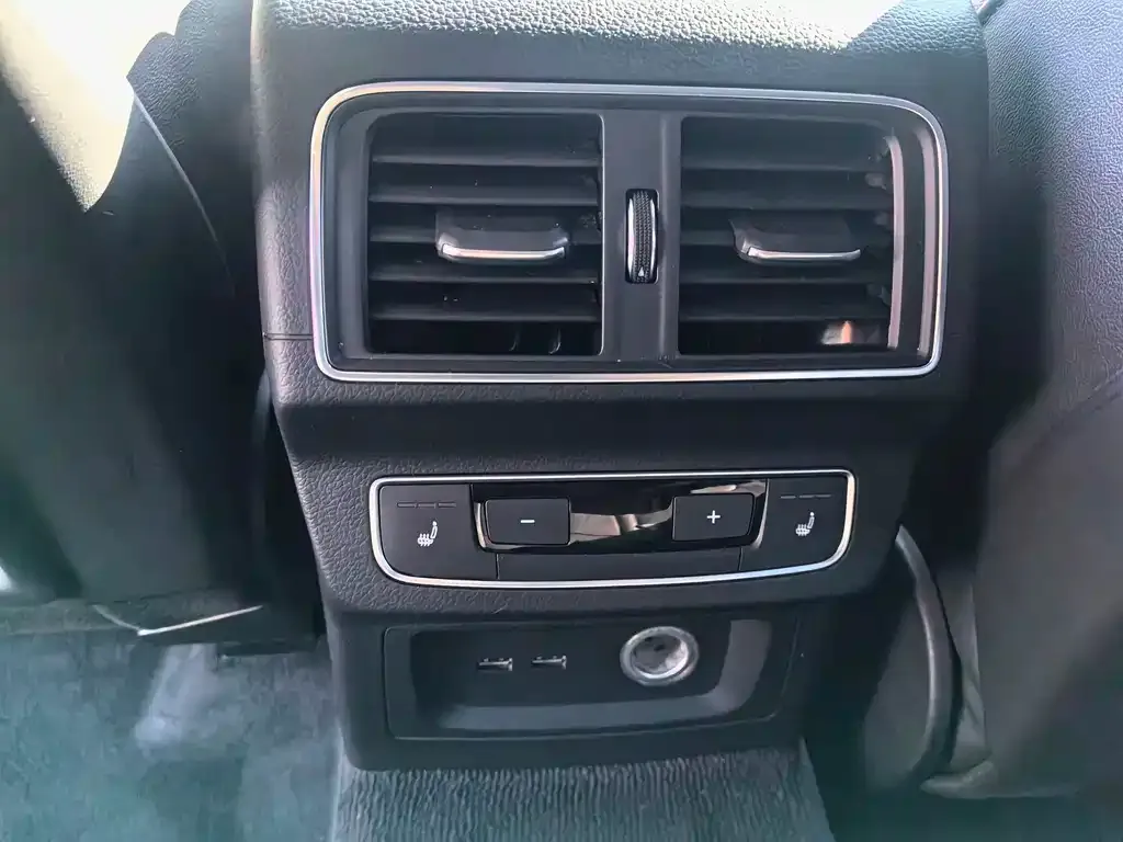 Audi Q5L 2023 из CN, фото 10