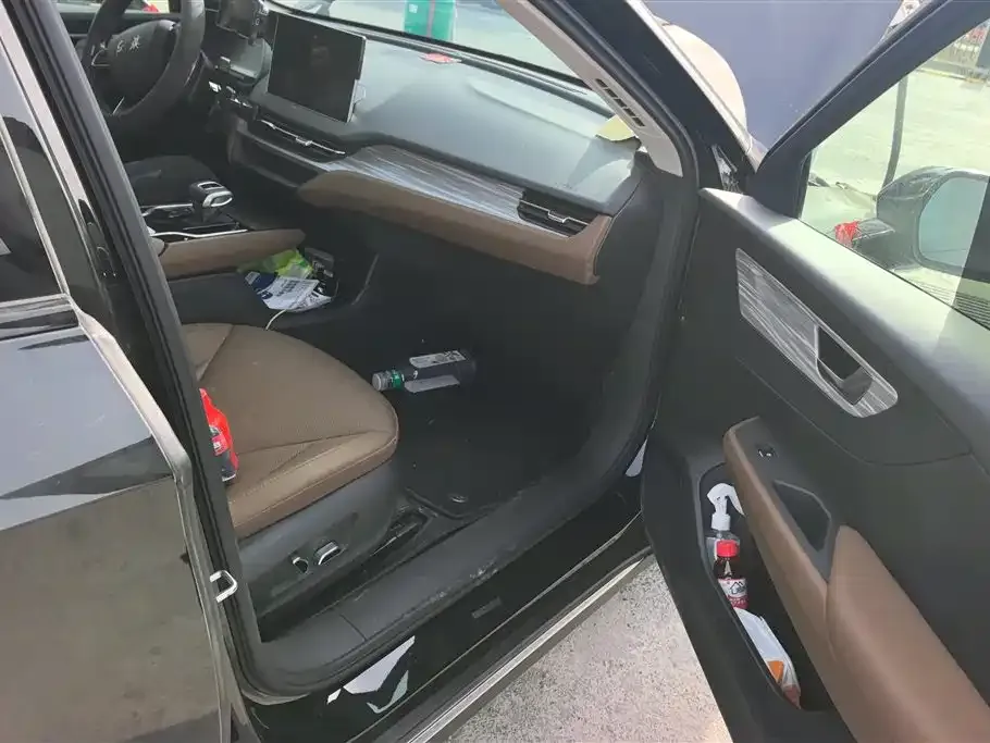 Hongqi E-QM5 2025 из CN, фото 5