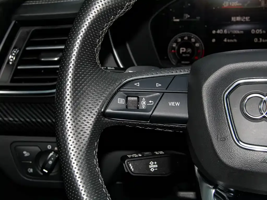 Audi Q5L 2024 из CN, фото 2