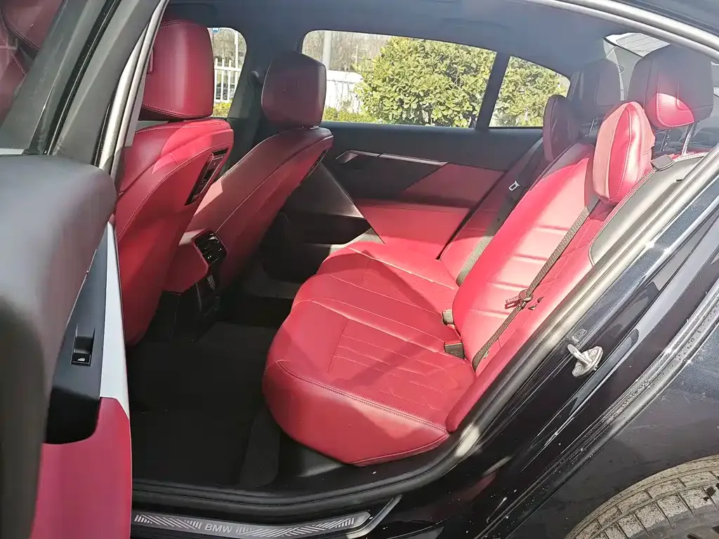BMW i5 2025 из CN, фото 10