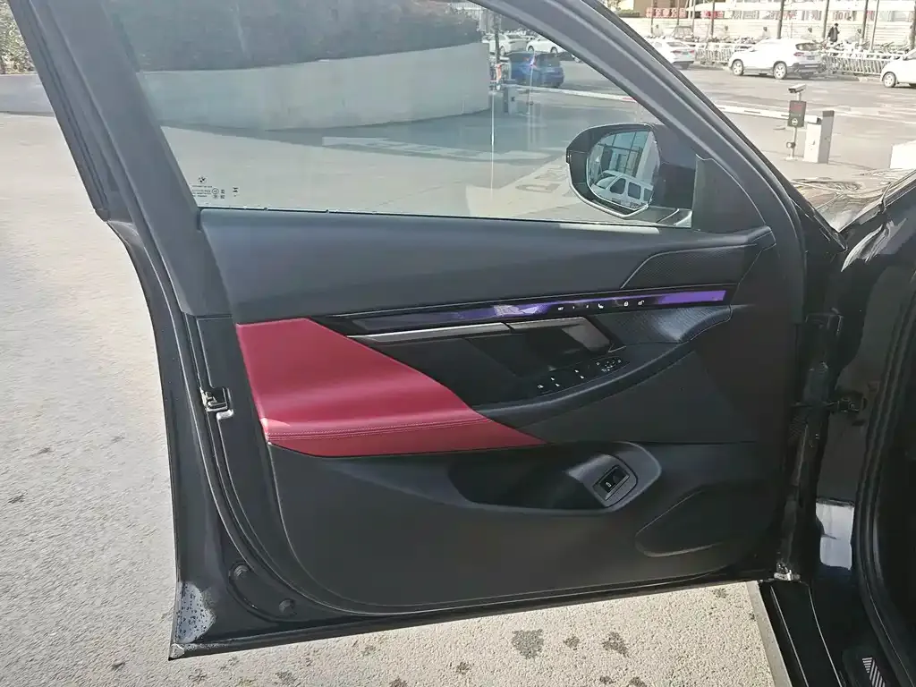 BMW i5 2025 из CN, фото 2
