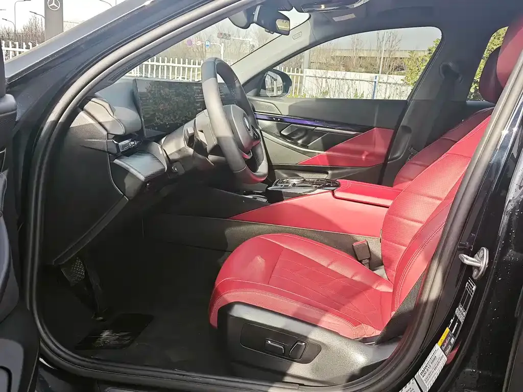 BMW i5 2025 из CN, фото 3