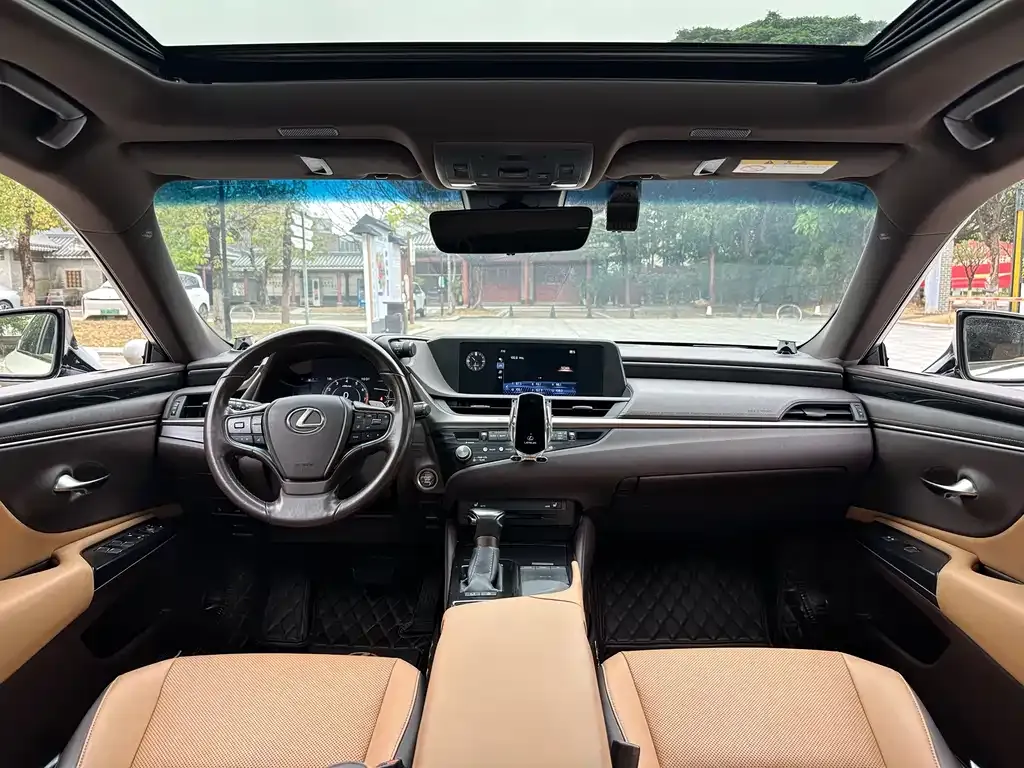 Lexus ES 2021 из CN, фото 3