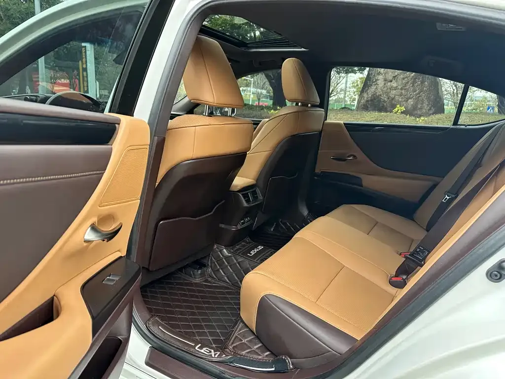 Lexus ES 2021 из CN, фото 7