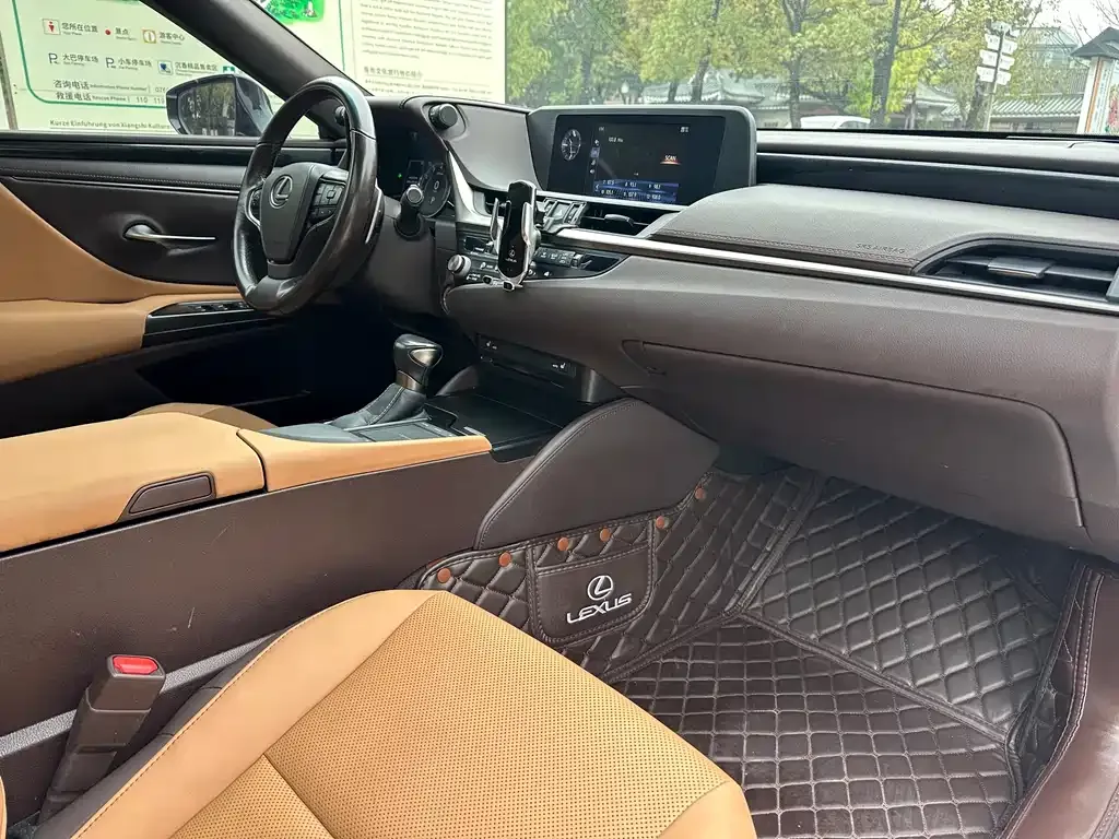 Lexus ES 2021 из CN, фото 4