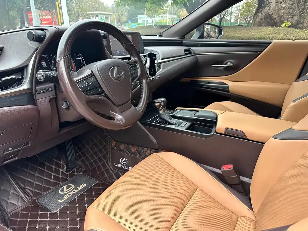Lexus ES 2021 из CN, фото 5