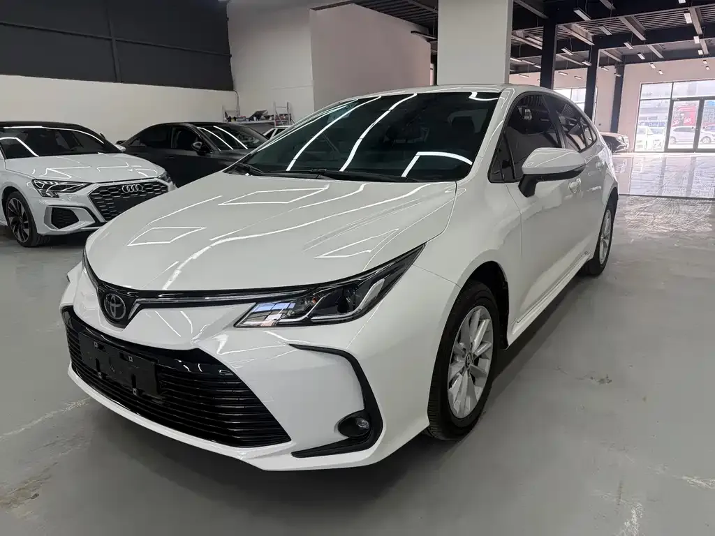 Toyota Corolla 2023 из CN, фото 1