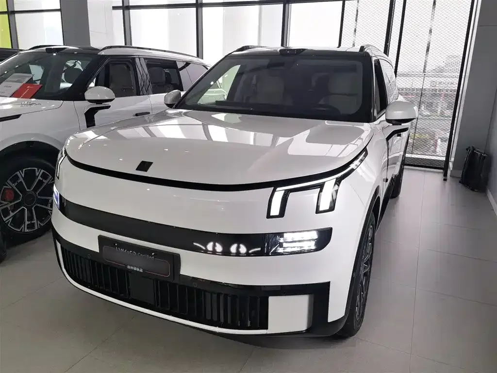 Lynk & Co 900 2025 из CN, фото 1
