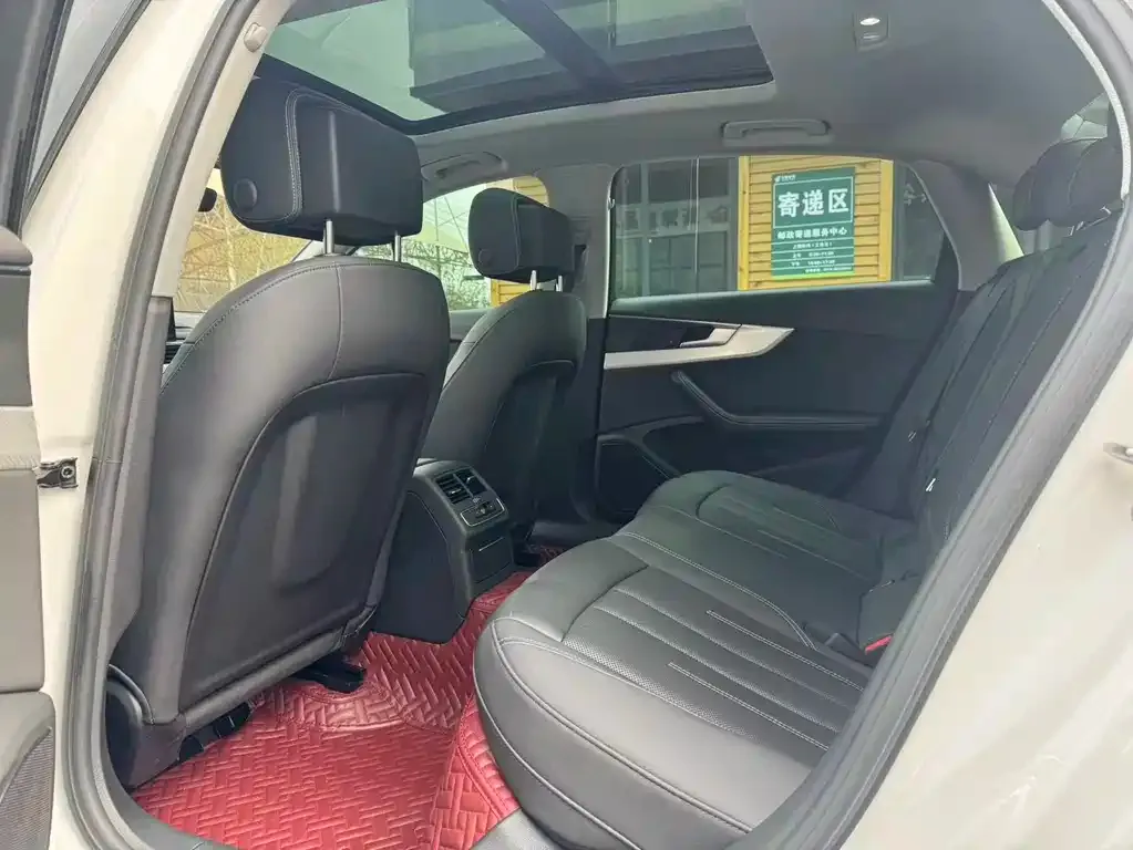 Audi A4L 2022 из CN, фото 6