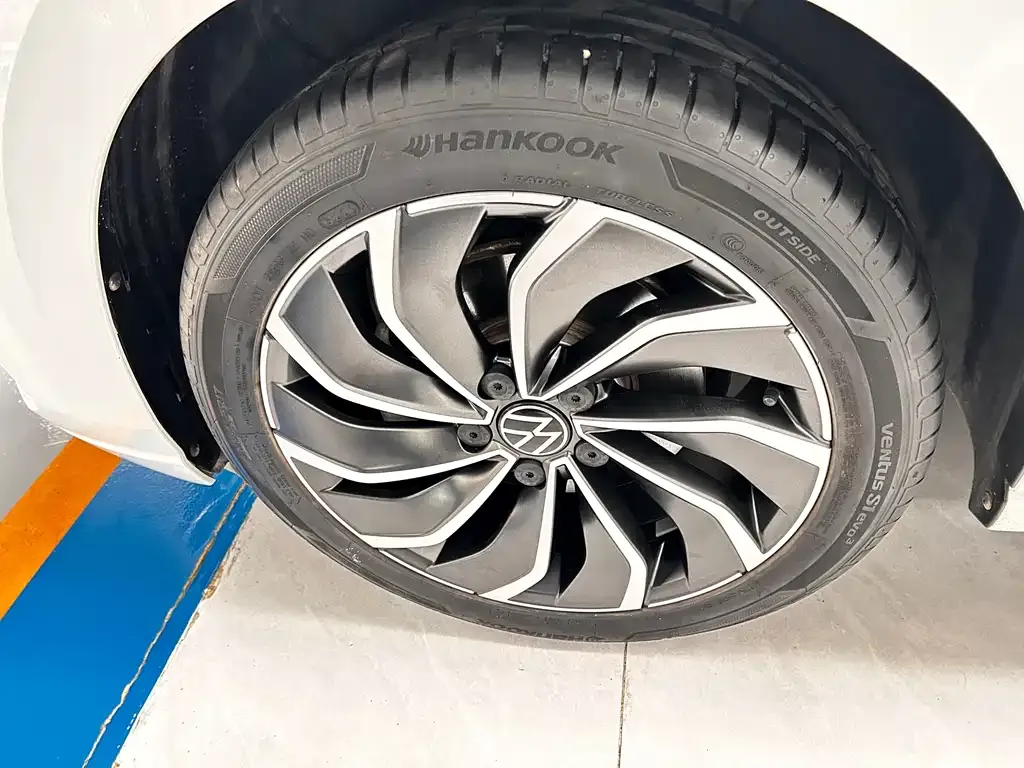 Volkswagen Golf 2022 из CN, фото 3