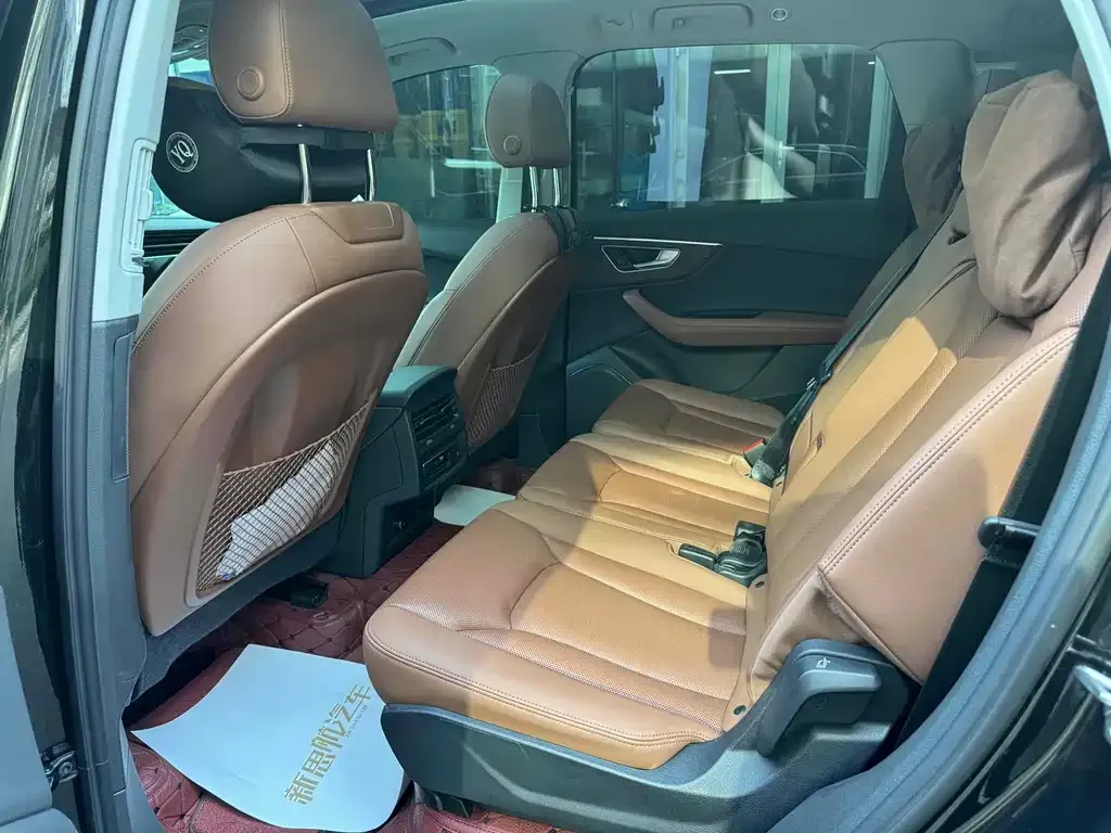 Audi Q7 2024 из CN, фото 7