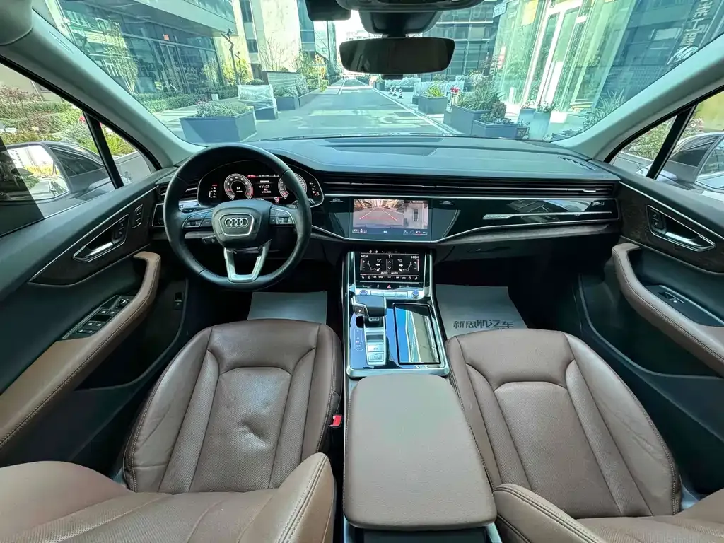 Audi Q7 2024 из CN, фото 6