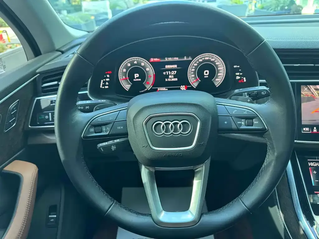Audi Q7 2024 из CN, фото 4