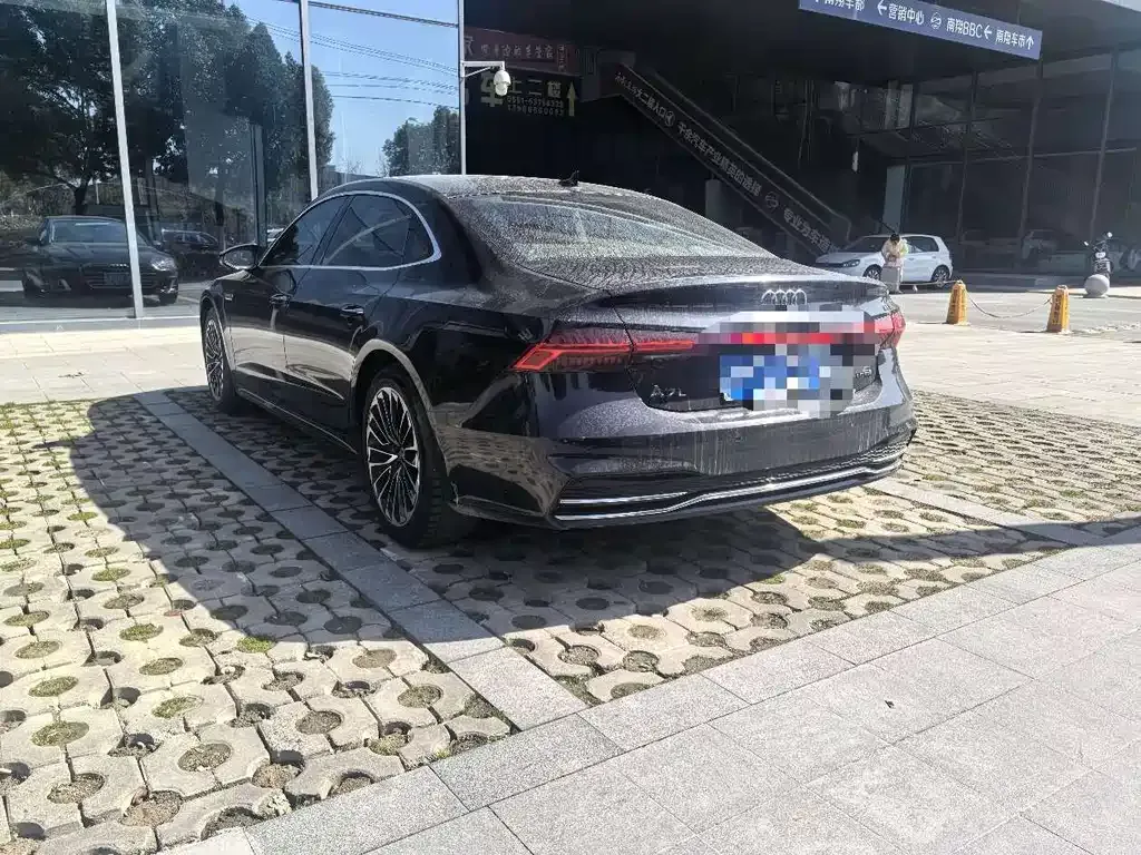 Audi A7L — фото 6