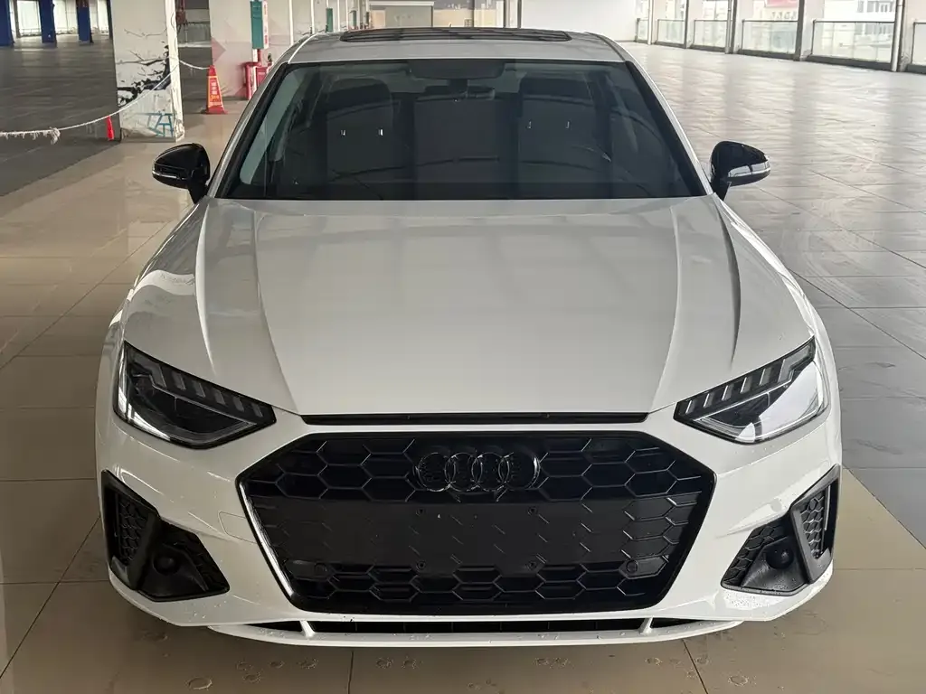 Audi A4L 2021 из CN, фото 2