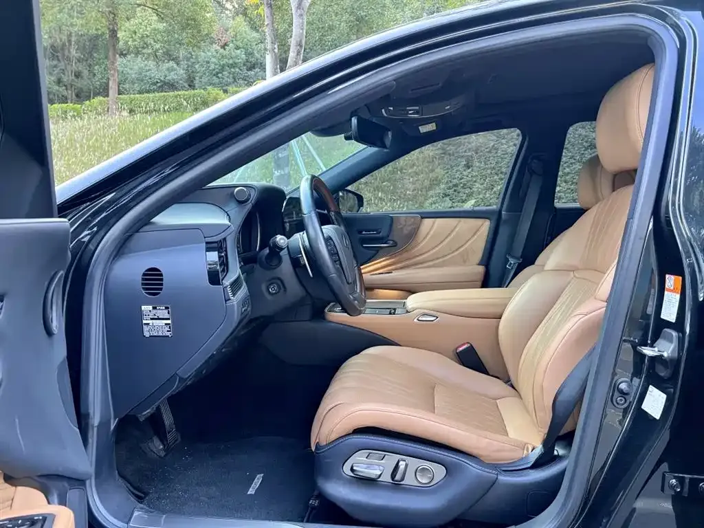 Lexus LS 2022 из CN, фото 4
