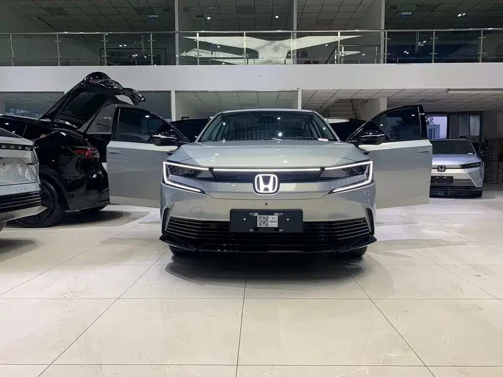 Honda e:NP2 2024 из CN, фото 2