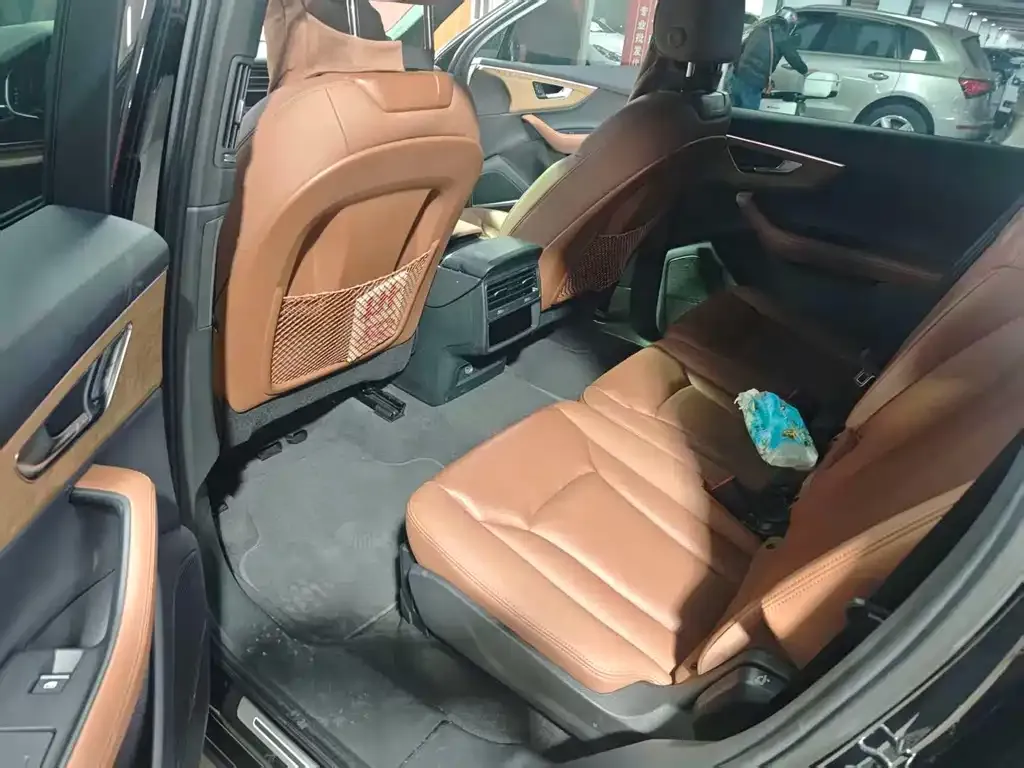 Audi Q7 2023 из CN, фото 6