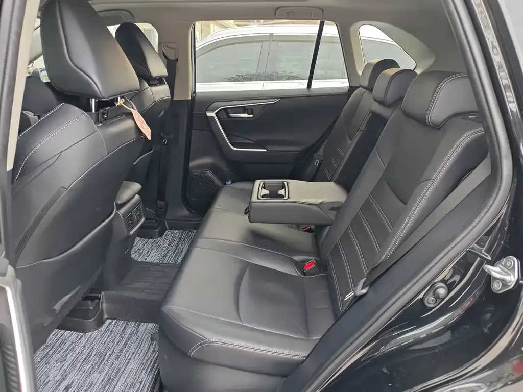 Toyota Wildlander 2024 из CN, фото 4